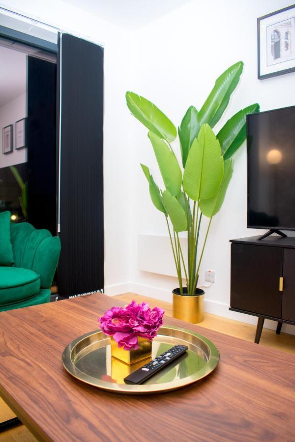 Apartment Exoticstay - New Build - Luxe 2 Bedroom Apt - Free Parking - Smart 4k Tv With Ultrafast Wifi & Netflix - Centre