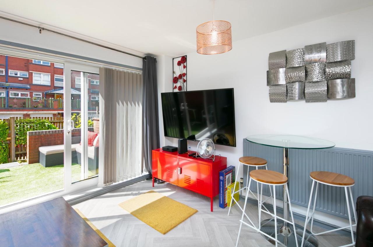 B16 Arena - 3 Bedrooms, 2 Bathrooms, Parking Space - Private - 欢迎 *