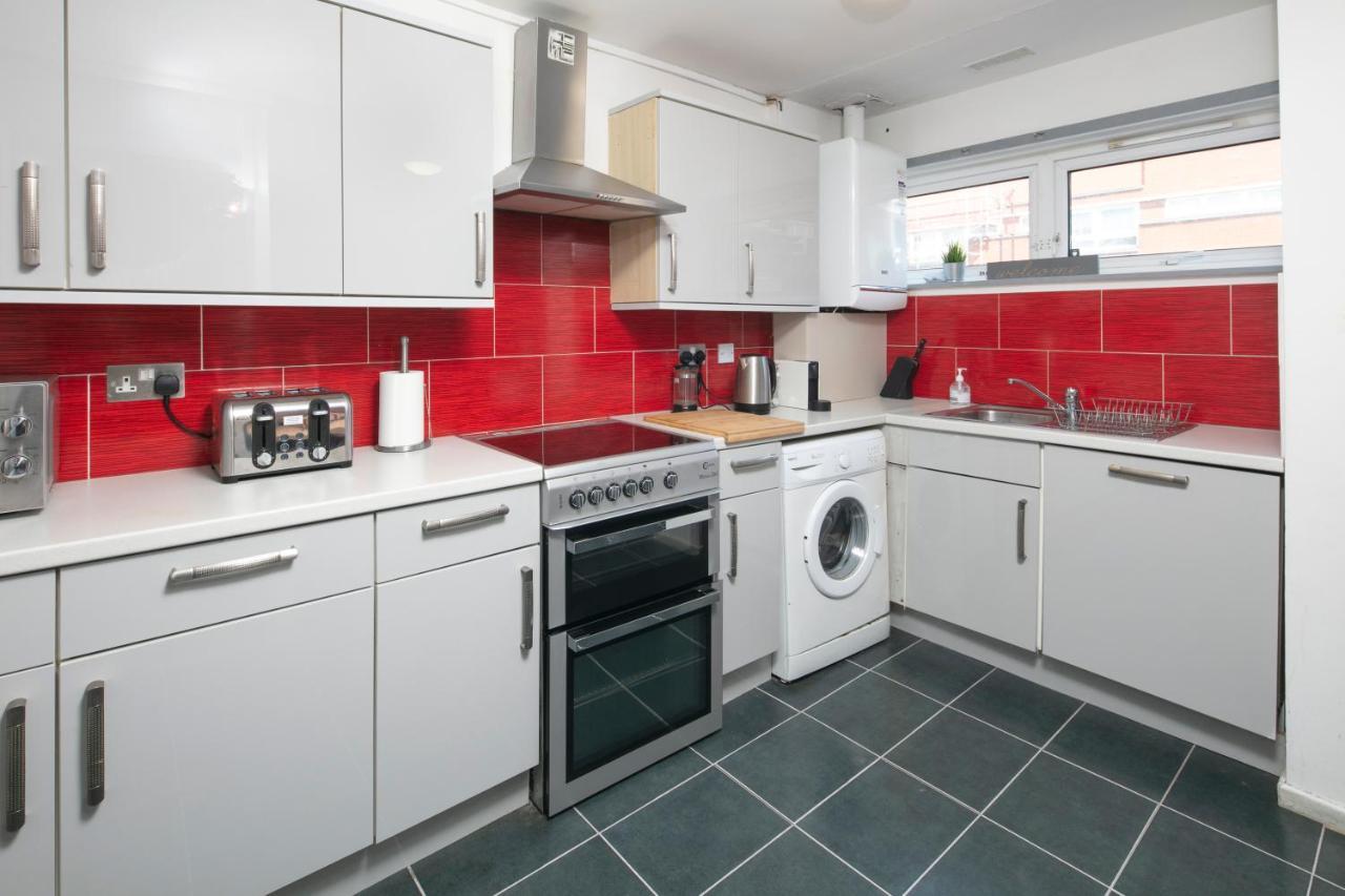 B16 Arena - 3 Bedrooms, 2 Bathrooms, Parking Space - Private - 欢迎 * Birmingham