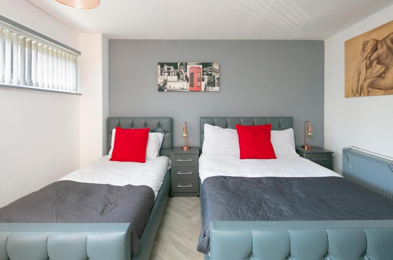 B16 Arena - 3 Bedrooms, 2 Bathrooms, Parking Space - Private - 欢迎 *