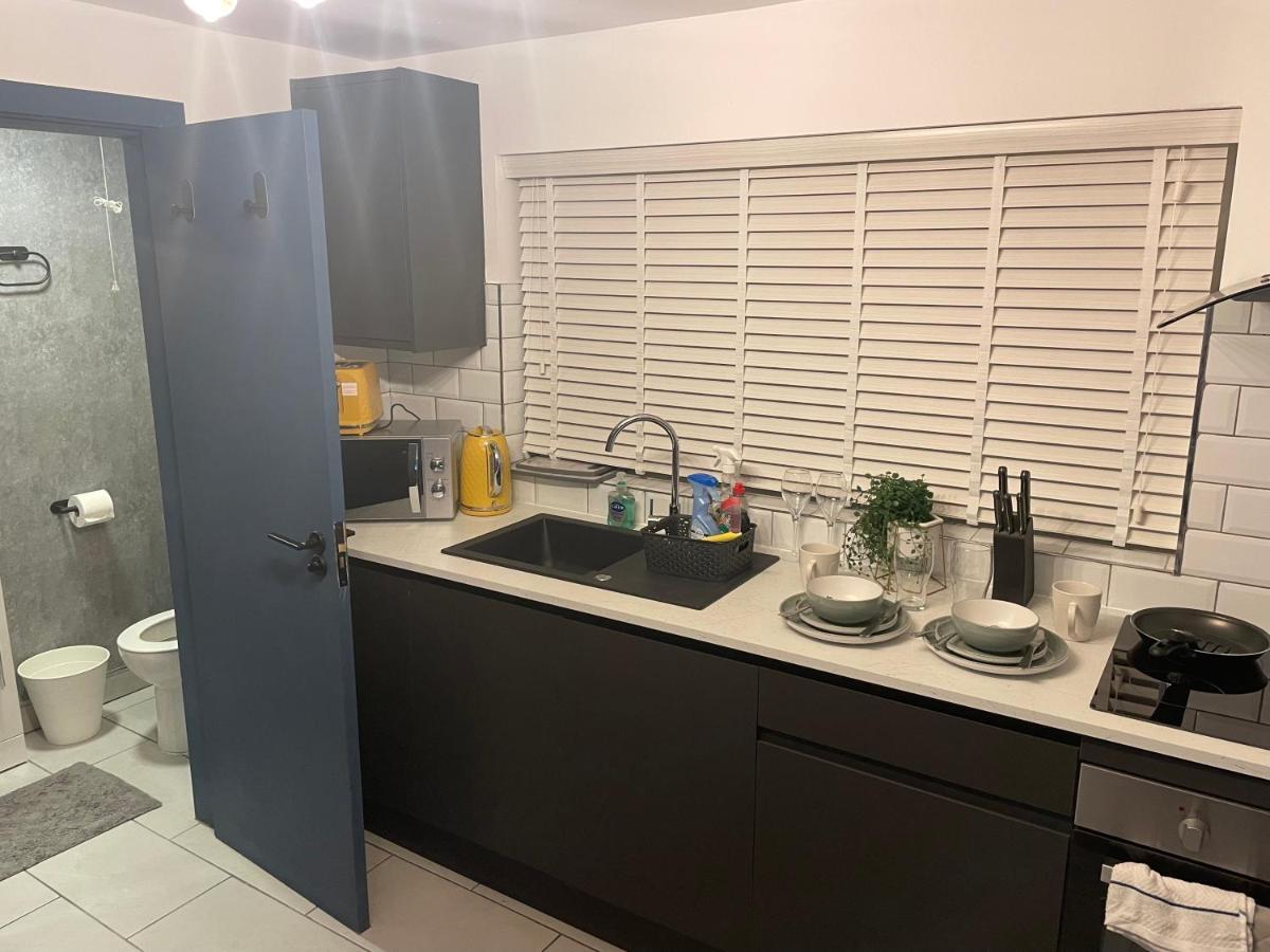Lovely Located In Apartment Birmingham