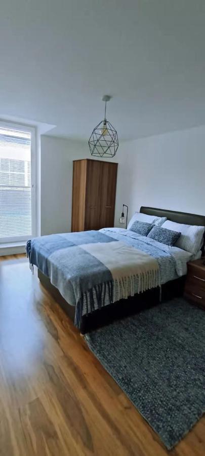 Apartment Blue Escape--lovely 2beds 1bath With Free Parking *