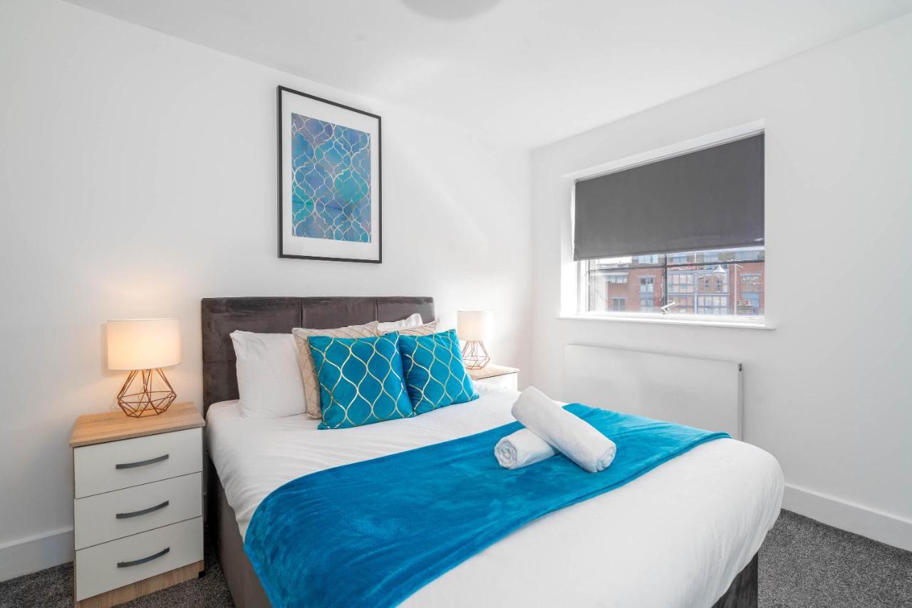Centre - Two Bedroom - Juliet Balcony - Secure Parking - Wifi - Smart Tv * Birmingham
