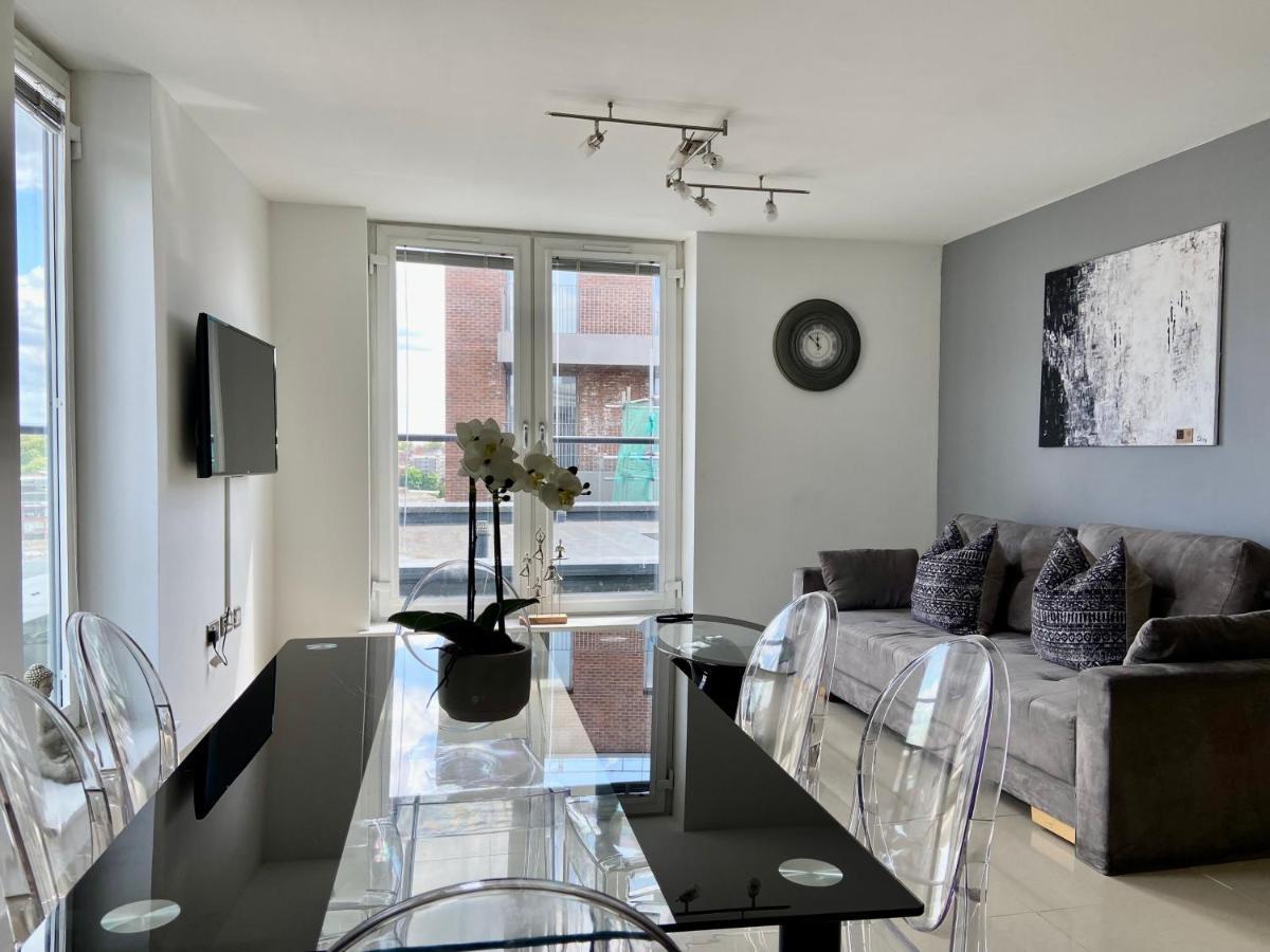 2 Bedroom Penthouse Apartment *