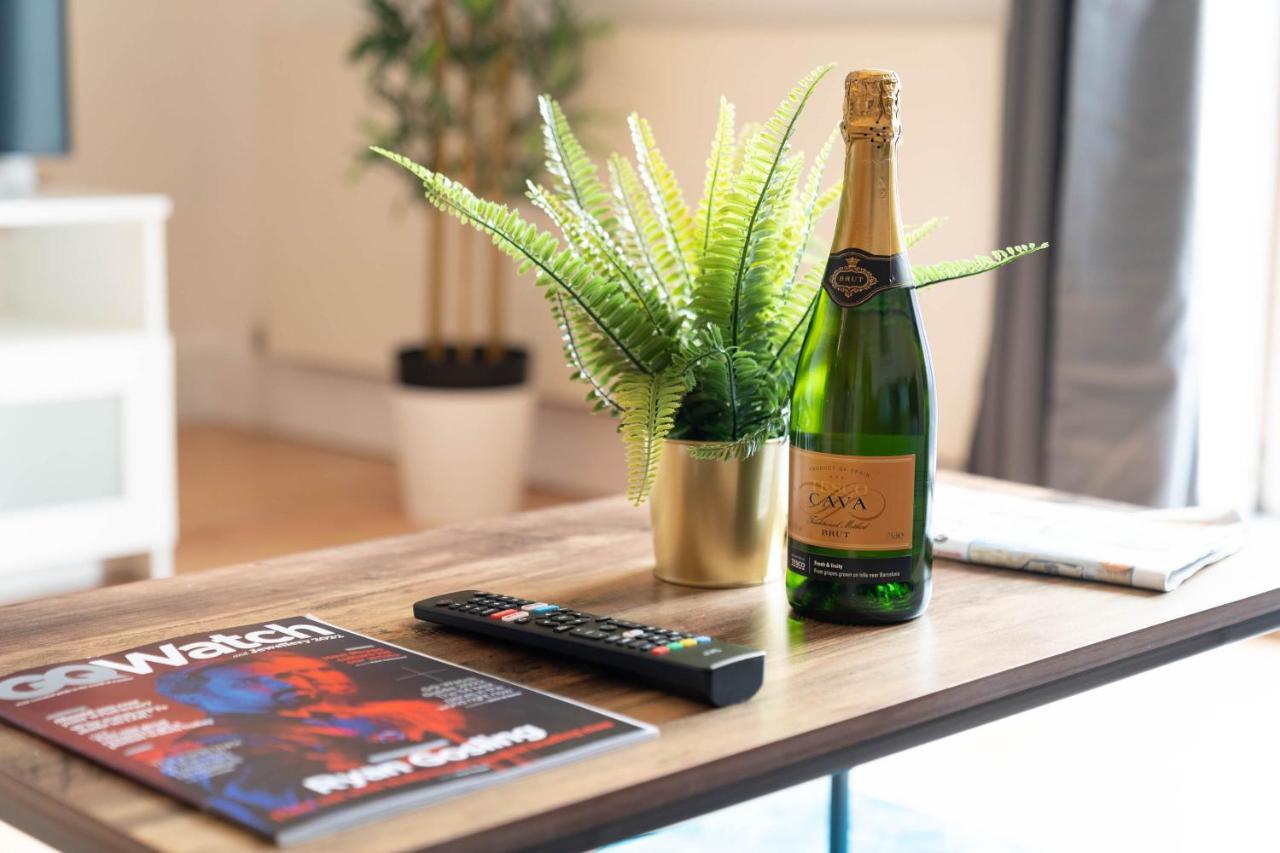 Centre - Two Bedroom - Juliet Balcony - Secure Parking - Wifi - Smart Tv Birmingham