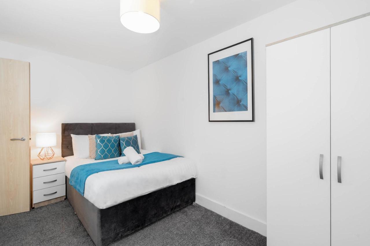 Centre - Two Bedroom - Juliet Balcony - Secure Parking - Wifi - Smart Tv Apartment *