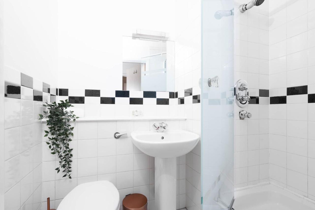 Centre - Two Bedroom - Juliet Balcony - Secure Parking - Wifi - Smart Tv Birmingham