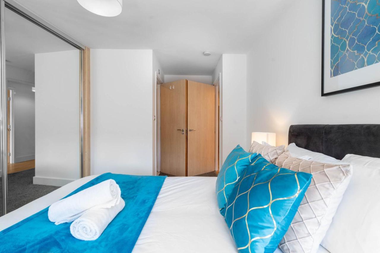 Centre - Two Bedroom - Juliet Balcony - Secure Parking - Wifi - Smart Tv