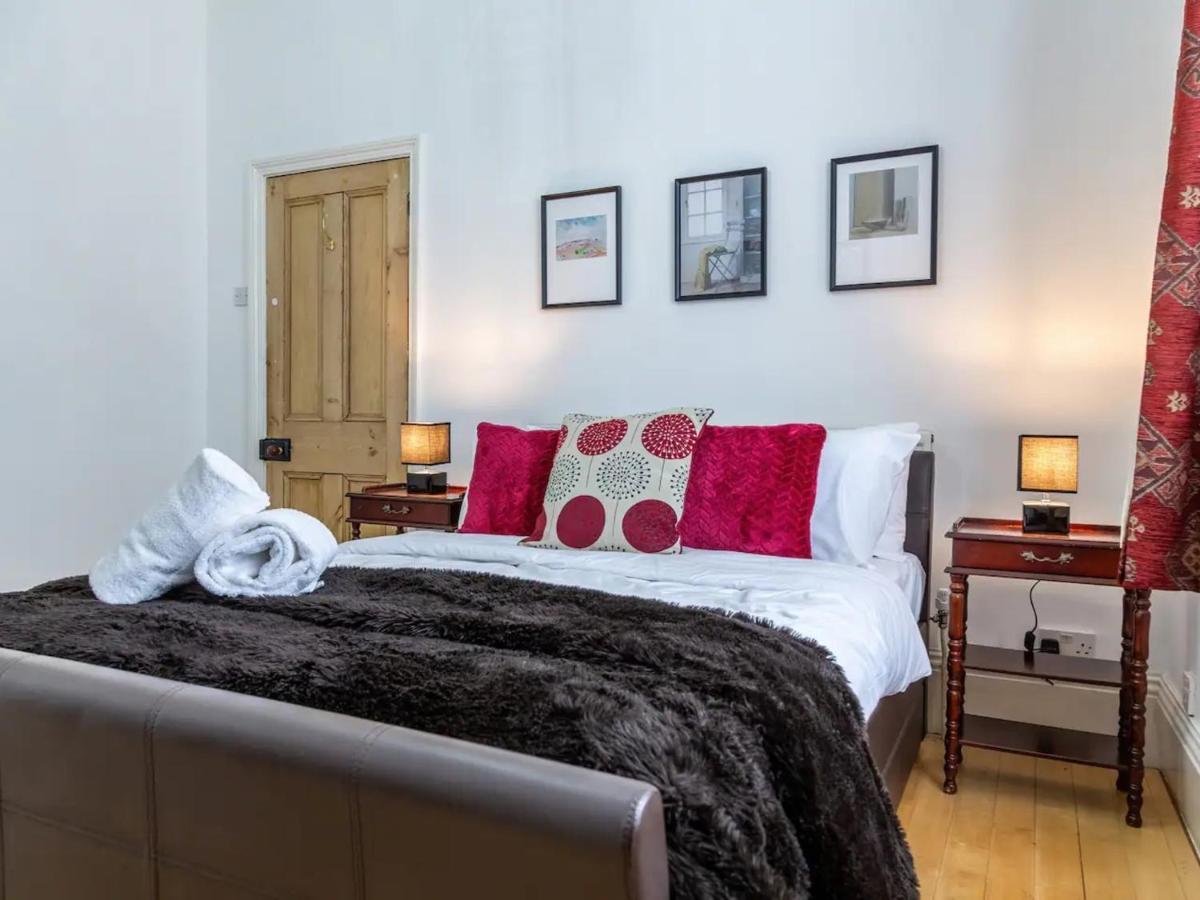 Pass The Keys Best View In - 5 Bed Character House *