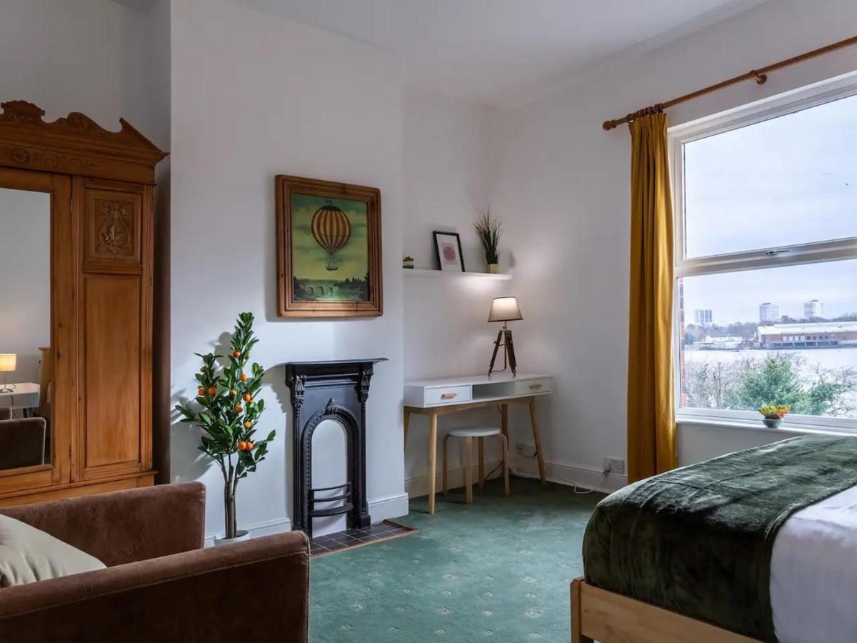Pass The Keys Best View In - 5 Bed Character House Holiday home Birmingham