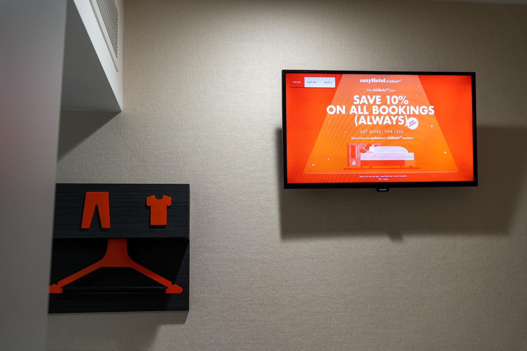 Easyhotel