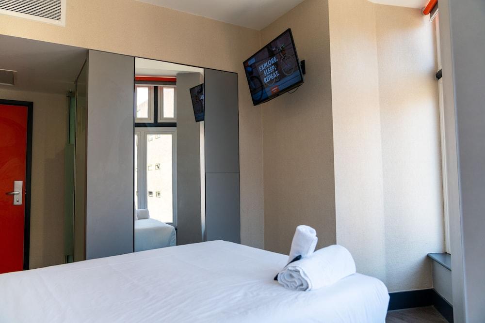 Easyhotel Hotel 3*