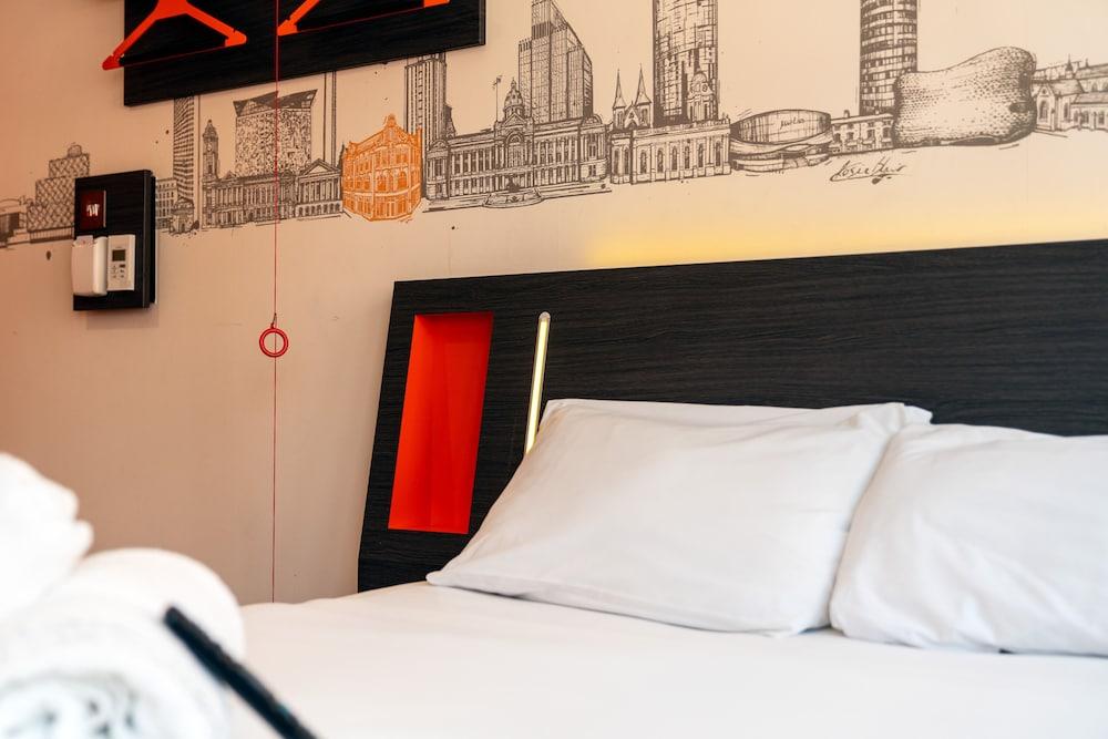 Easyhotel Hotel 3*