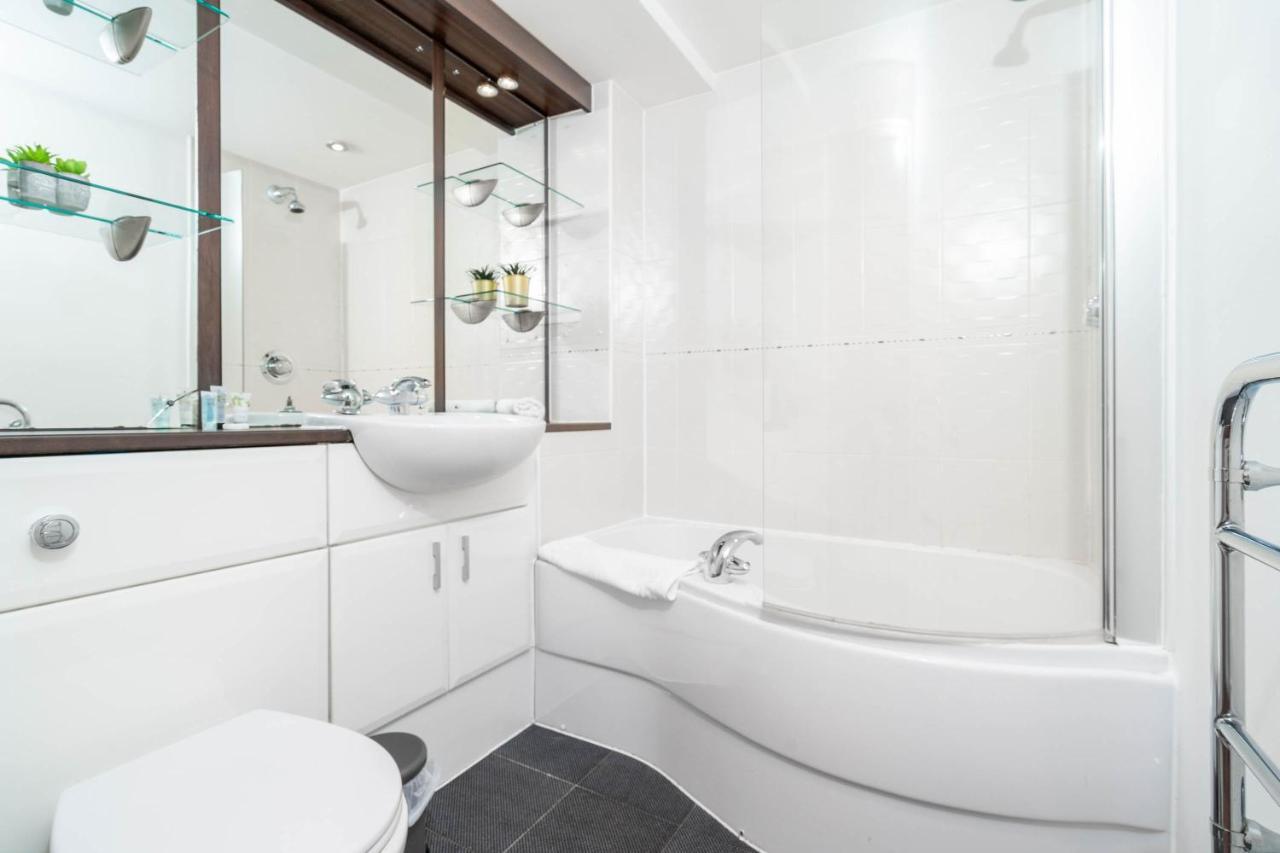 Duplex Penthouse - Centre - 2 Bedroom - Secure Parking - Terrace - Skyline Views Birmingham