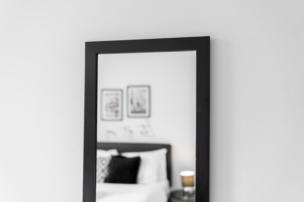 Apartment Stunning Night-Life 1 Bedroom Apartment - Arcadian *