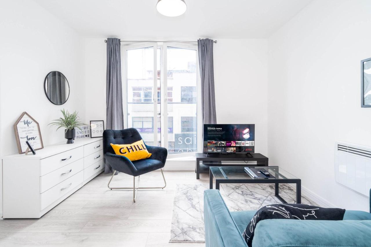 Stunning Night-Life 1 Bedroom Apartment - Arcadian Apartment
