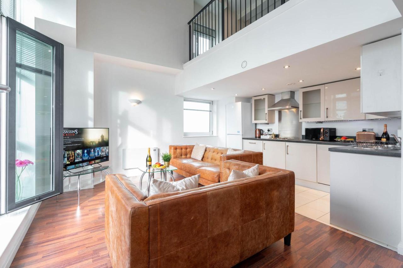 Duplex Penthouse - Centre - 2 Bedroom - Secure Parking - Terrace - Skyline Views Apartment *