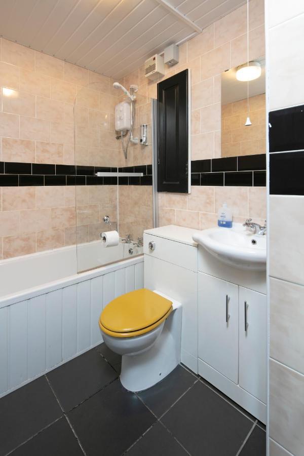 B16 Arena - 3 Bedrooms, 2 Bathrooms, Parking Space - Private - 欢迎 Birmingham