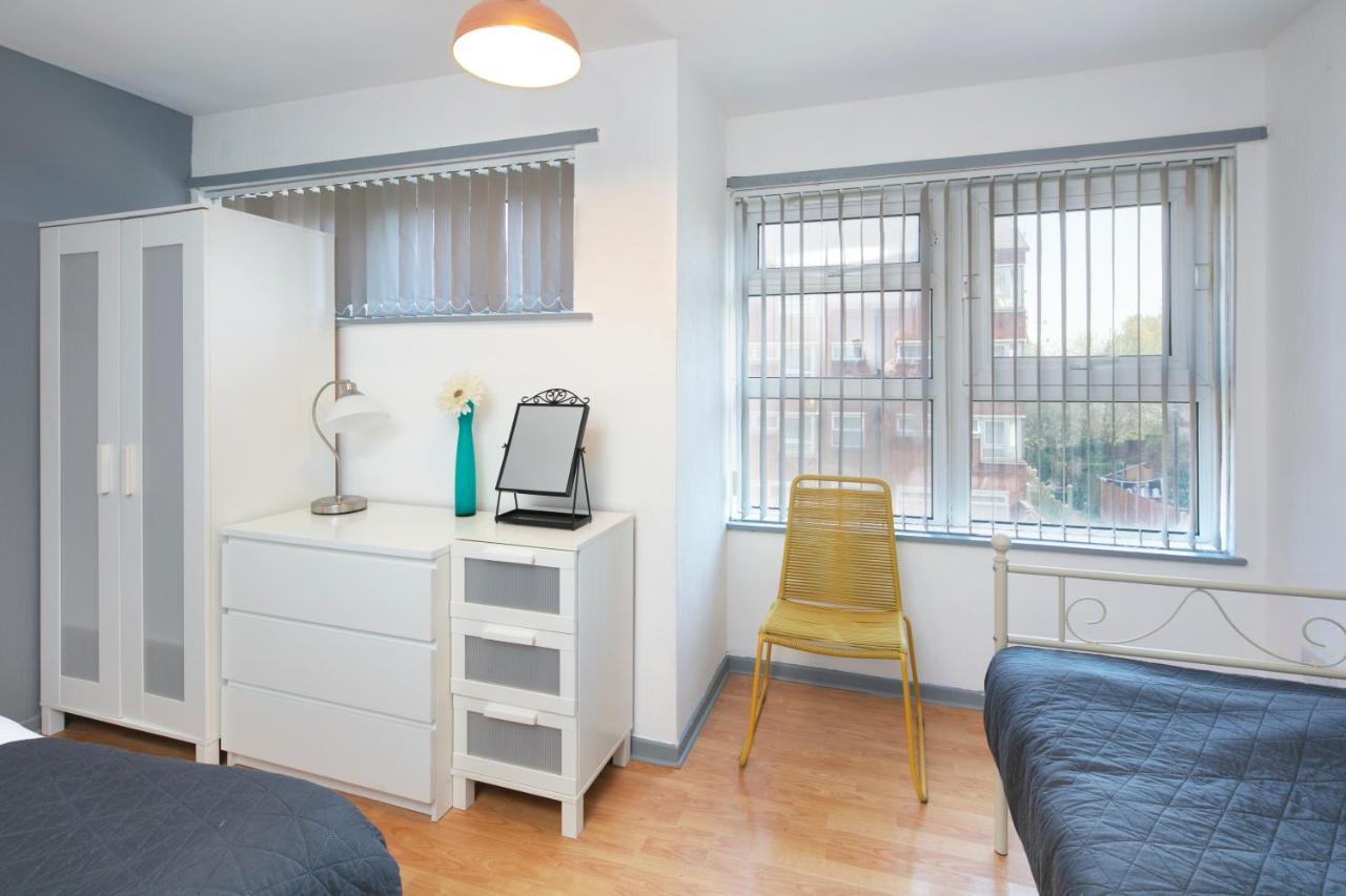 B16 Arena - 3 Bedrooms, 2 Bathrooms, Parking Space - Private - 欢迎 * Birmingham