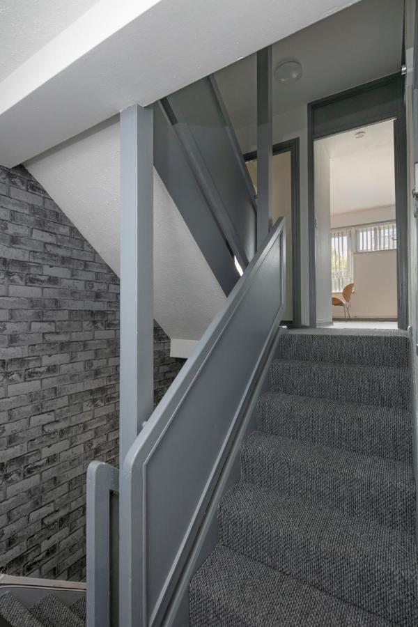 B16 Arena - 3 Bedrooms, 2 Bathrooms, Parking Space - Private - 欢迎 *