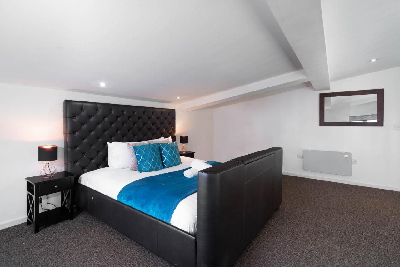 Duplex Penthouse - Centre - 2 Bedroom - Secure Parking - Terrace - Skyline Views