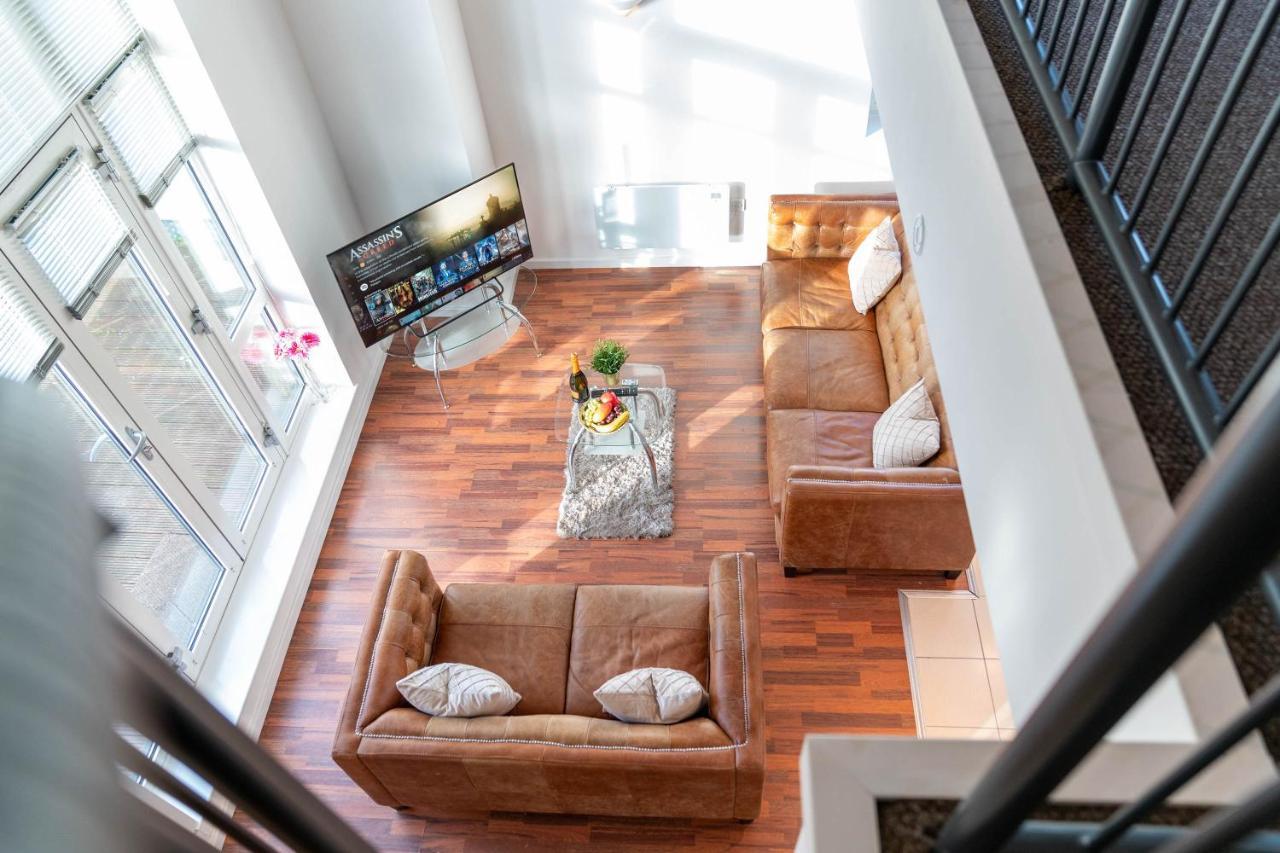 Apartment Duplex Penthouse - Centre - 2 Bedroom - Secure Parking - Terrace - Skyline Views *