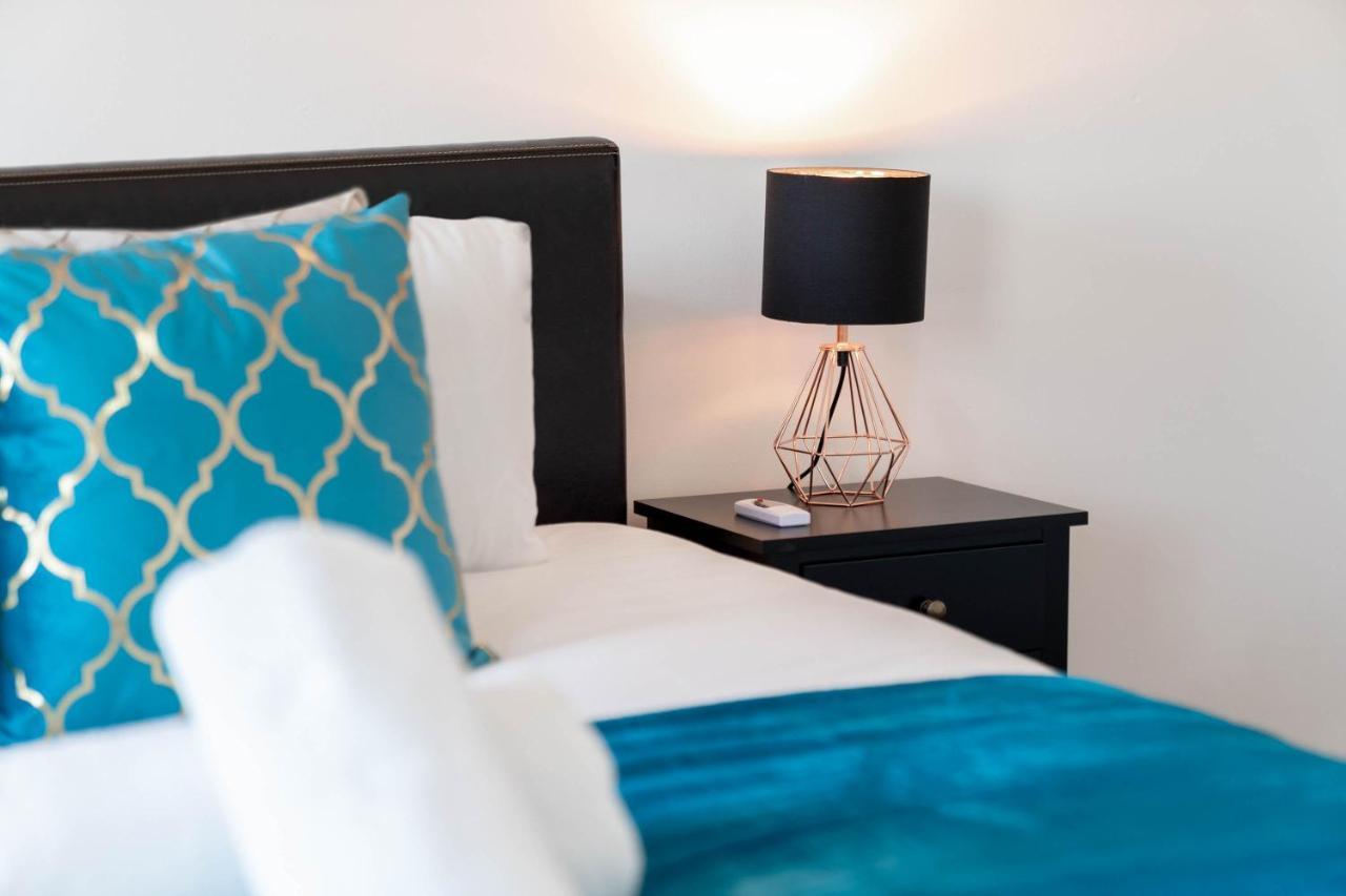 Duplex Penthouse - Centre - 2 Bedroom - Secure Parking - Terrace - Skyline Views Birmingham