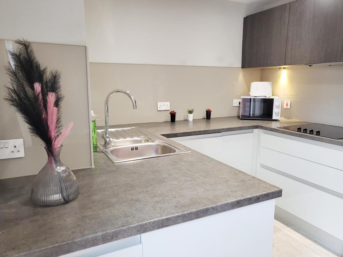 Luxury In Jquarter Apartment