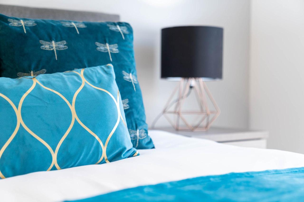 Centre - 2 Bedroom - Gated Development - Secure Parking - Netflix - Wifi -top Rated Birmingham