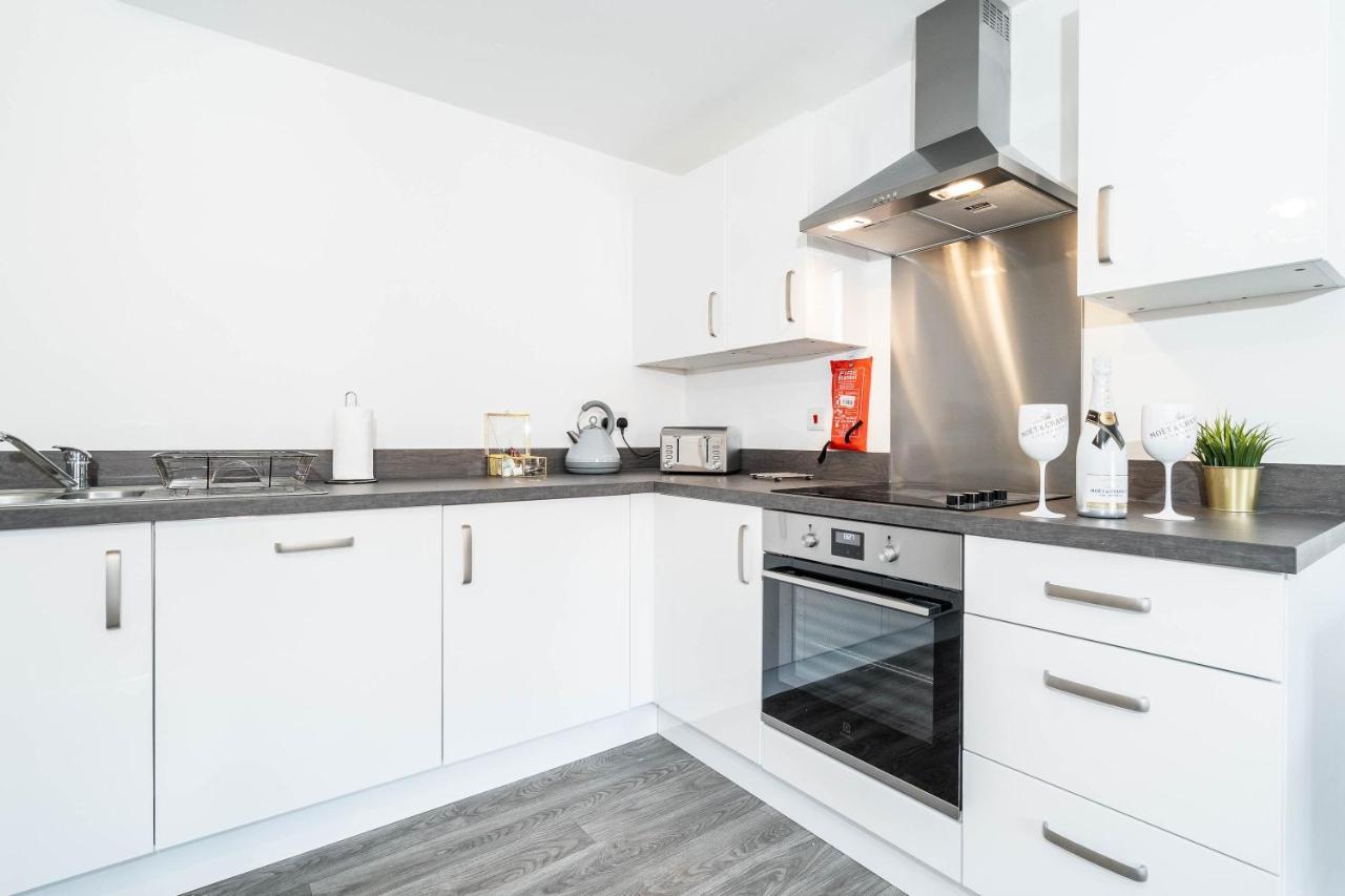 Luxury - Selly Oak - Parking - Rated - Netflix - Wifi Apartment