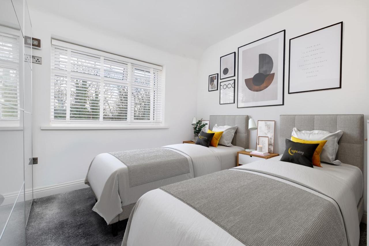 Night - Beta House Holiday home Birmingham