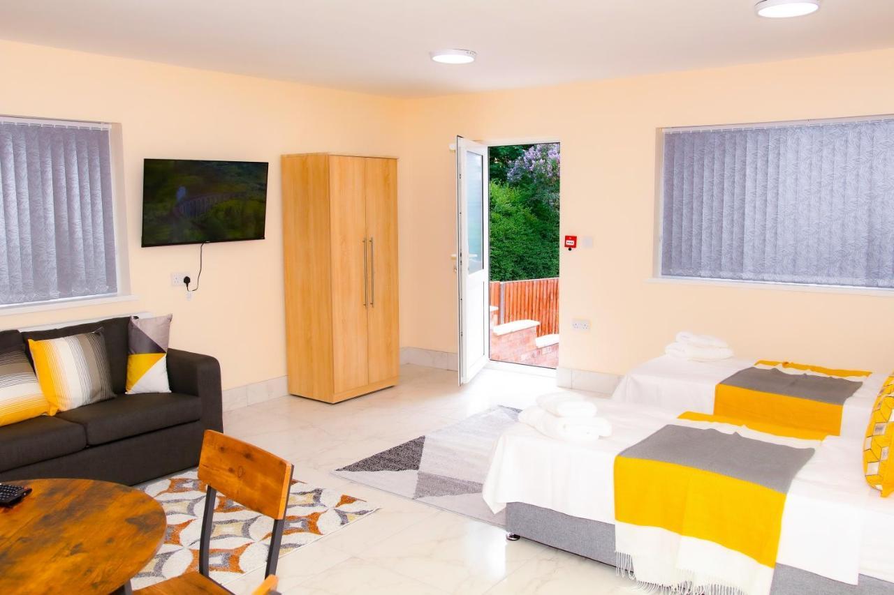 Road From 360midlands, En-suite