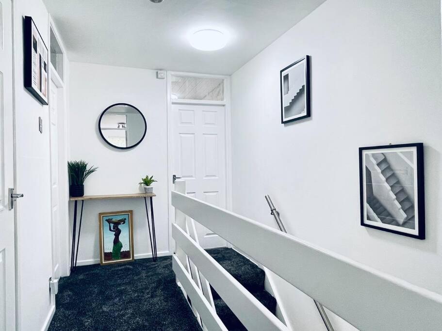 Mayfair Place - Cosy 3 Bedroom House With Free Parking Apartment Birmingham