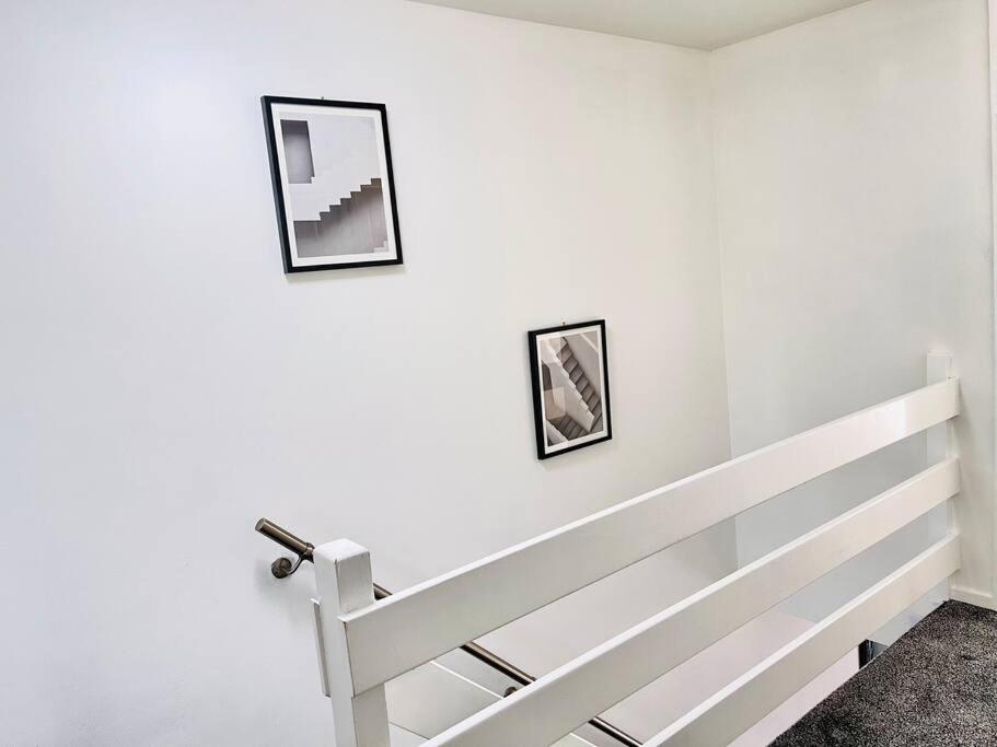Mayfair Place - Cosy 3 Bedroom House With Free Parking Apartment