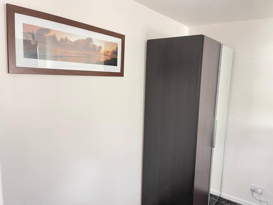 Apartment Mayfair Place - Cosy 3 Bedroom House With Free Parking *