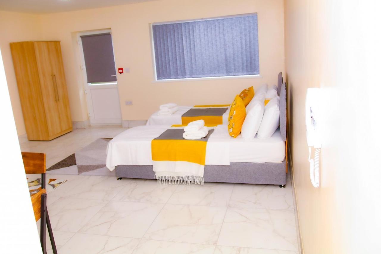 Road From 360midlands, En-suite Apartment *