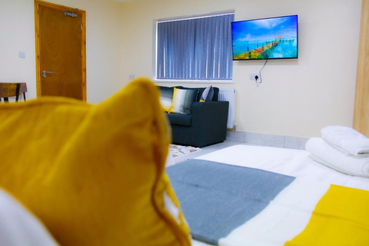Road From 360midlands, En-suite Apartment Birmingham