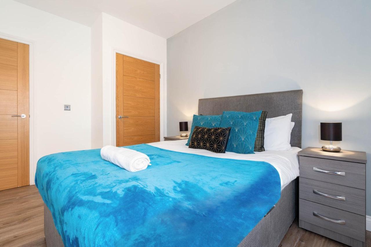Centre - 2 Bedroom - Gated Development - Secure Parking - Netflix - Wifi -top Rated Birmingham