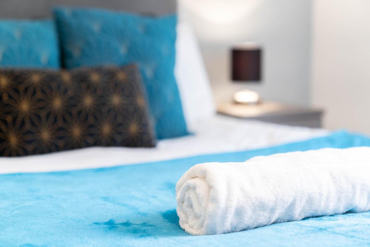 Centre - 2 Bedroom - Gated Development - Secure Parking - Netflix - Wifi -top Rated Birmingham
