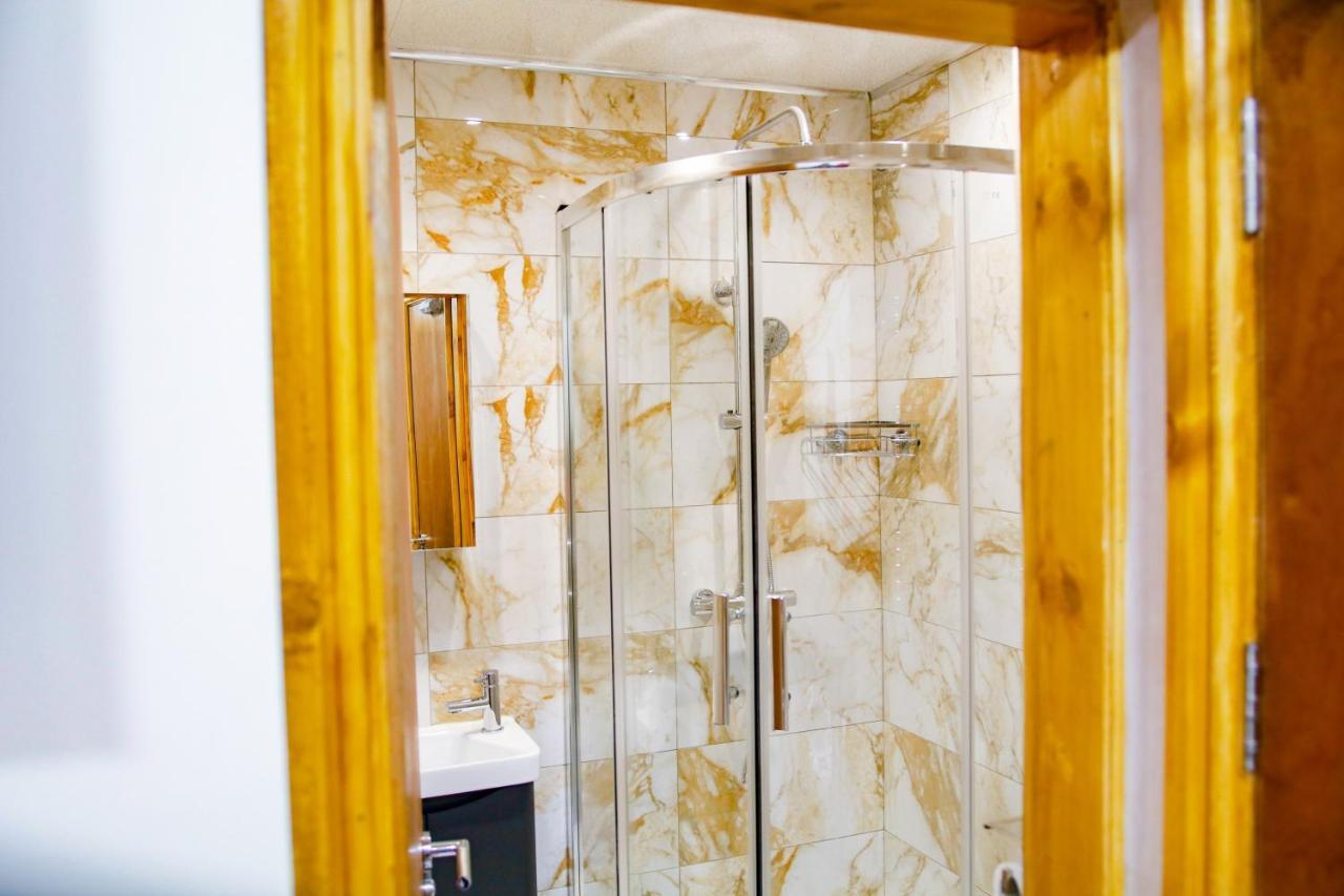 Apartment Road From 360midlands, En-suite *