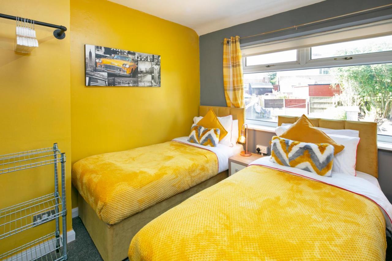 B67 Church View - 3 Bedrooms, 2 Bathrooms, Parking, Ev Charger, 欢迎 * Birmingham