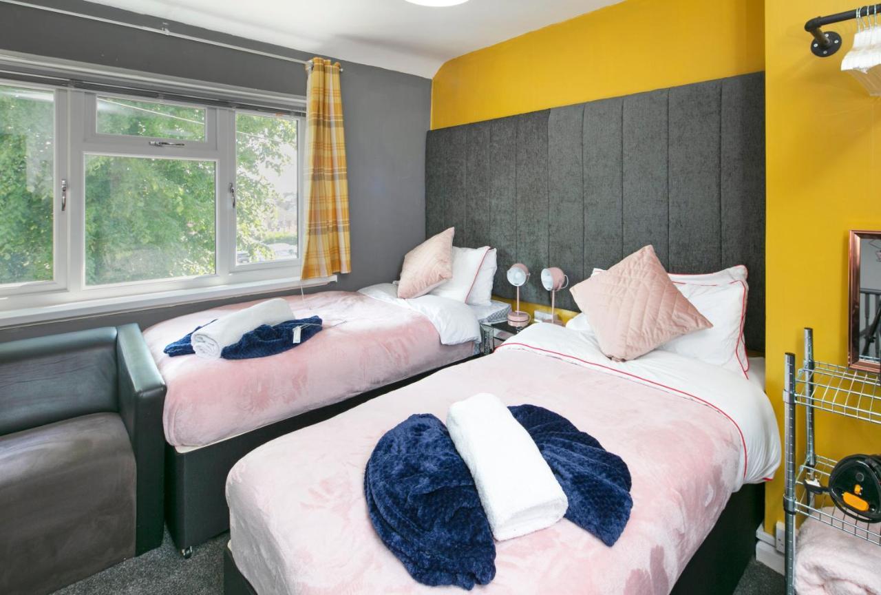 B67 Church View - 3 Bedrooms, 2 Bathrooms, Parking, Ev Charger, 欢迎 * Birmingham