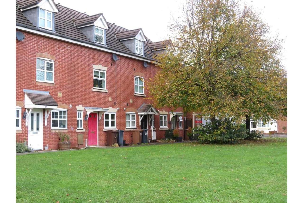 Hawksworth House: Convenient Nec & Airport With Free Parking *