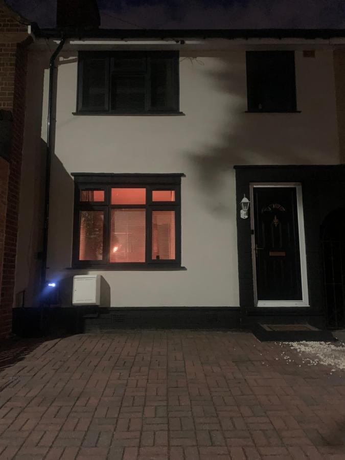 B67 Church View - 3 Bedrooms, 2 Bathrooms, Parking, Ev Charger, 欢迎 * Birmingham