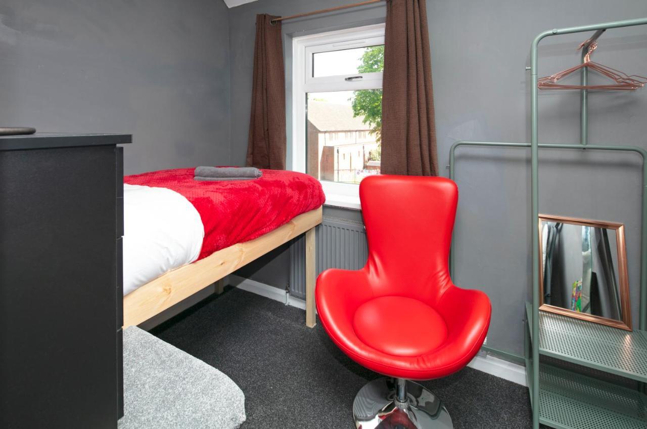 B67 Church View - 3 Bedrooms, 2 Bathrooms, Parking, Ev Charger, 欢迎 Holiday home Birmingham