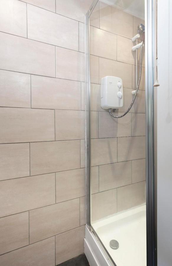 B67 Church View - 3 Bedrooms, 2 Bathrooms, Parking, Ev Charger, 欢迎 * Birmingham
