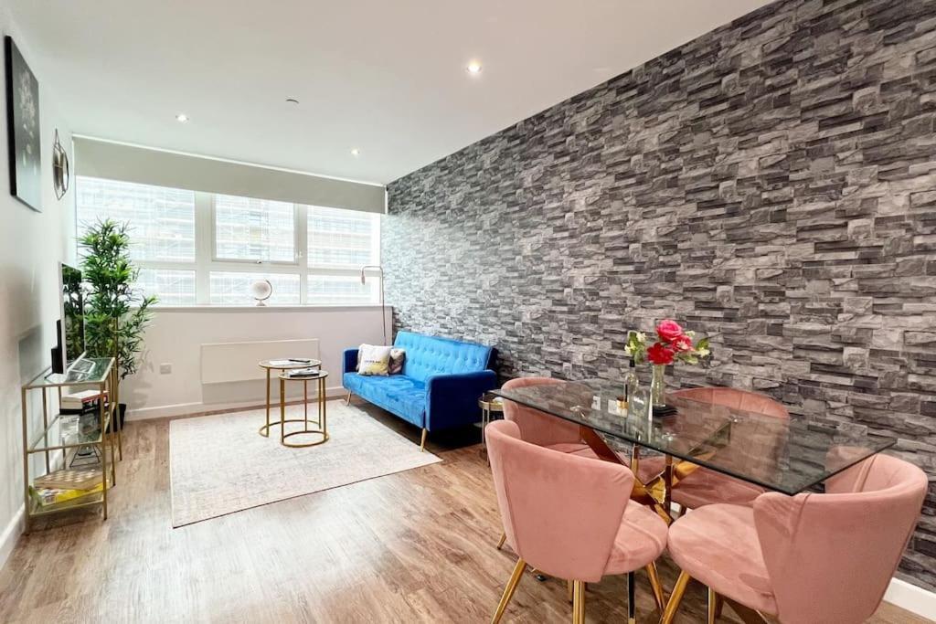 Apartment Anchor Duo