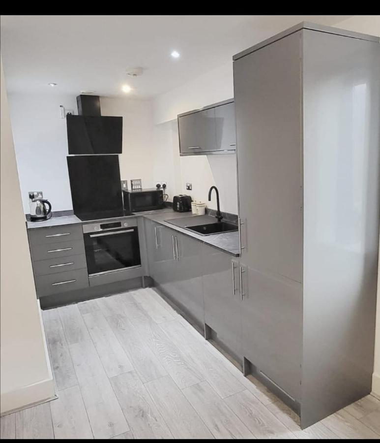 City Centre 1 Bed Apartment *