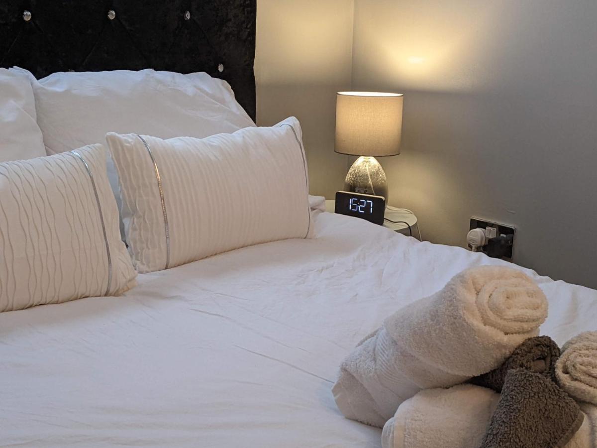 Business Bliss - Birmingham's Premier Corporate Apartment *