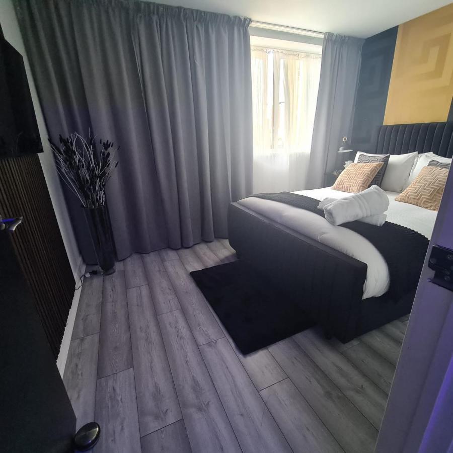 Apartment Luxury 9ine Penthouse With Garden & Jacuzzi *